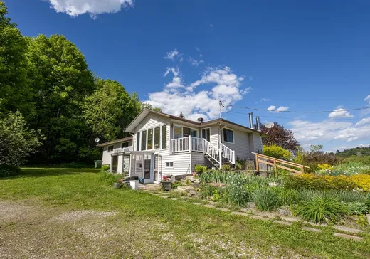 Fermette à vendre - 407 Rg St-Louis, St-Andre-Avellin, J0V1W0