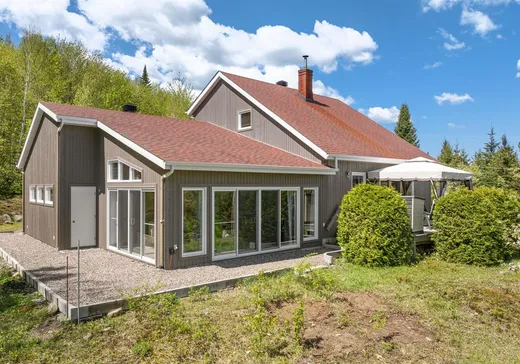 Two or more stories for sale - 20 Mtée Lemay, St-Alexis-Des-Monts, J0K1V0