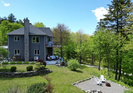 Maison à vendre - 106 Ch. Racicot, St-Etienne-De-Bolton, J0E 2E0