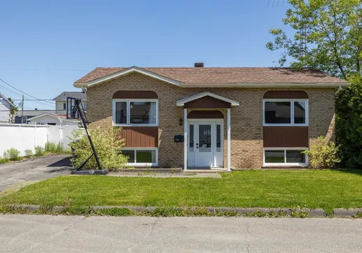 Bungalow à vendre - 726 Rue Caron, Granby, J2J1M1