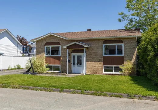 Maison à vendre - 726 Rue Caron, Granby, J2J 1M1