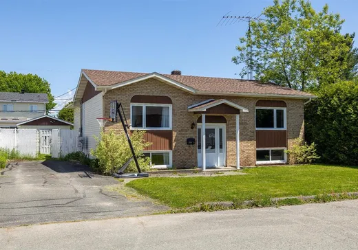 Maison à vendre - 726 Rue Caron, Granby, J2J 1M1