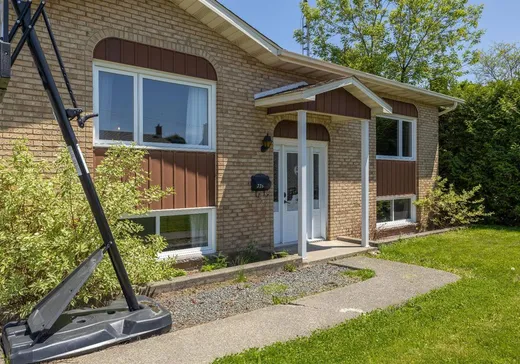 Maison à vendre - 726 Rue Caron, Granby, J2J 1M1