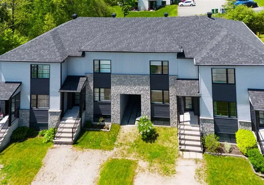 Two or more stories for sale - 5037 Rue Albani, Sherbrooke, J1N0Z6