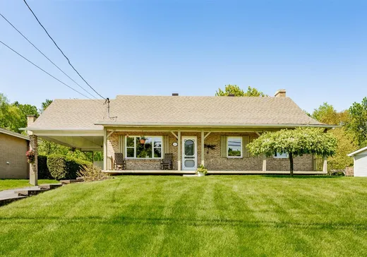 Bungalow à vendre - 444 Rue Jeanne-Mance, Coaticook, J1A1W5
