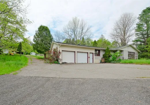 Bungalow à vendre - 23 Av. de Melbourne N., Pointe-Claire (Île de Montréal), J0B2H0
