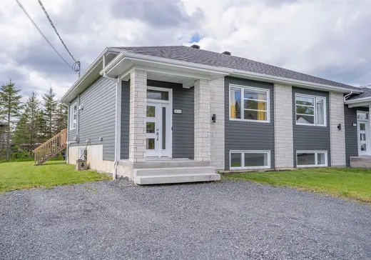 Split-level for sale - 1424 19e Rue, Saint-Côme-Linière, G0M1J0