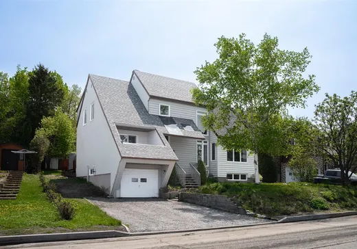 Maison à étages à vendre - 81 Rue de la Charente, Iles de la Madeleine, G5N1A8