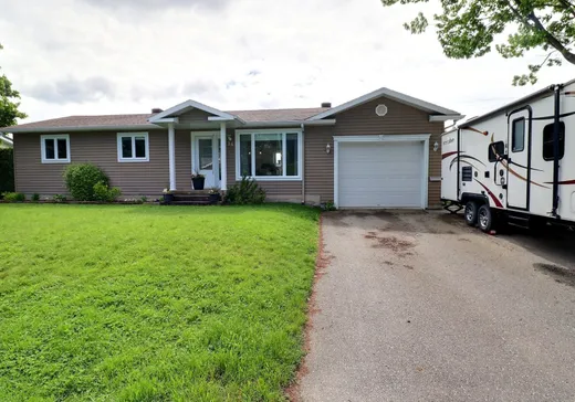 Two or more stories for sale - 15 Rue Turgeon, Victoriaville, G6P2S1