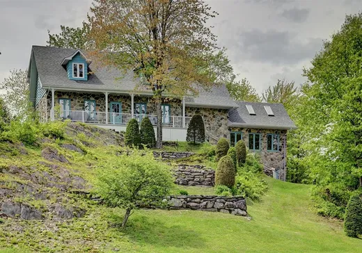 Split-level for sale - 195 Ch. du Lac-d'Argent, Eastman, J0E1P0