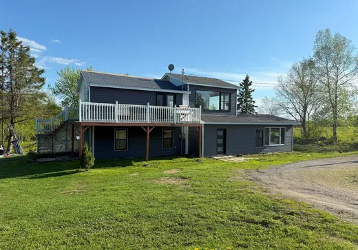 Maison à étages à vendre - 107 Route 212 O., Lac-Mégantic, J0B1Y0