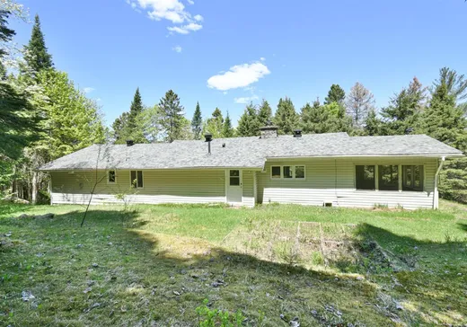 Maison à vendre - 157 11e Avenue, Val Morin, J0T 2R0