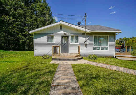 Maison à vendre - 64 Ch. du Lac-Brunet, Sainte-Agathe-des-Monts, J8C 0V3