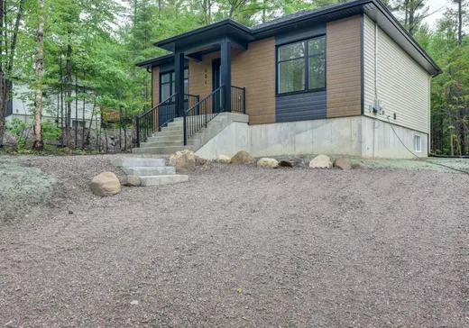 Maison à vendre - 340 Rue des Étoiles, St-Hippolyte, J8A 0M9