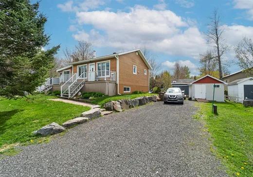 Bungalow à vendre - 374 Rue des Cèdres, St-Apollinaire, G0S2E0