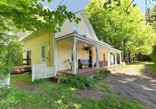 Un étage et demi à vendre - 1135 Ch. Provencher, Magog, J0B1C0
