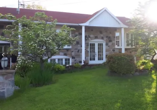 Bungalow à vendre - 1455 Rue des Amandiers, La Tuque, G9X3X1