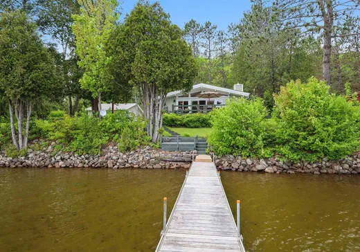 Bungalow à vendre - 14 Ch. de la Pointe-Themens, Lac-Des-Plages, J0T1K0