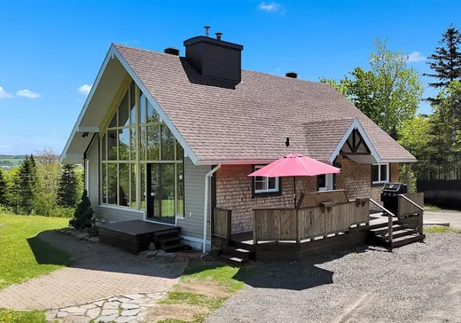 Un étage et demi à vendre - 671 Av. du Sanatorium, Mont-Joli, G5H1V6