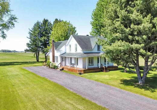 1 1/2 Storey for sale - 82 Rg de la Grande-Terre, St-Francois-Du-Lac, J0G1M0