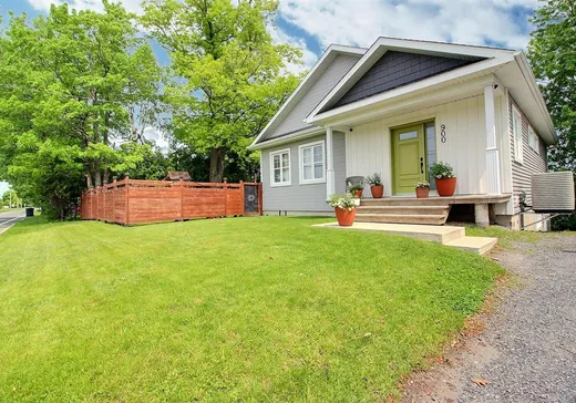 Bungalow à vendre - 900 Ch. du Golf O., Drummondville, J2B8A8