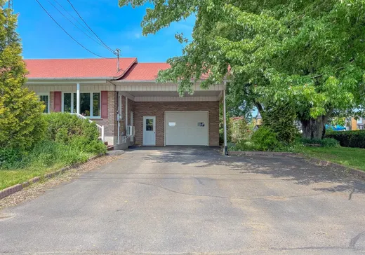 Maison à vendre - 330 Rue St-Lambert, St-Cyrille-De-Wendover, J0C 1A0