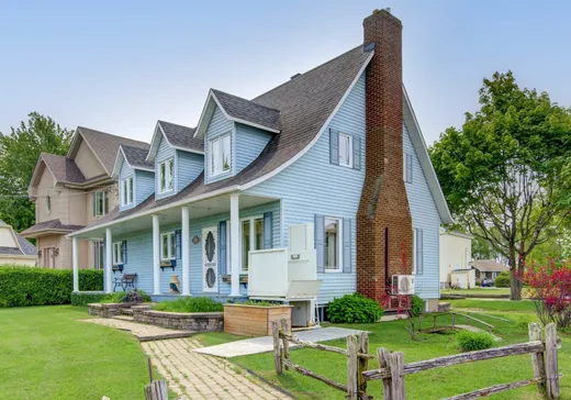 Two or more stories for sale - 131 9e Rue, Saint-Zotique, J0P1Z0
