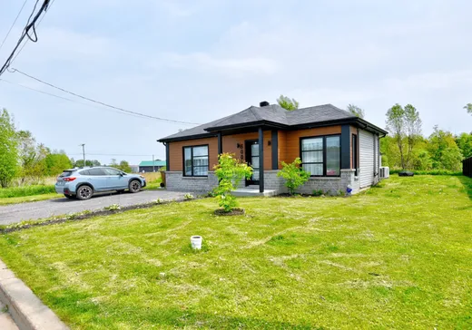 House for sale - 6001 Place des Ruisseaux, St-Felix-De-Valois, J0K 2M0