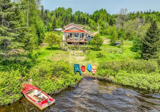 Maison à étages à vendre - 257 Ch. du Lac-Francis, L'Ascension, J0T1W0