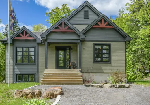 Two or more stories for sale - 30 127e Avenue, St-Hippolyte, J8A2H6