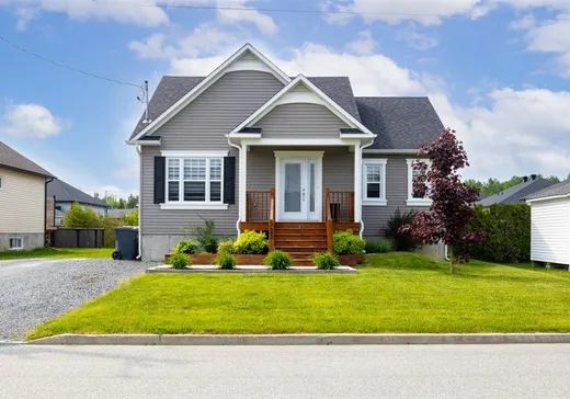 Bungalow à vendre - 323 Rue des Perles, Sherbrooke, J1R0W7