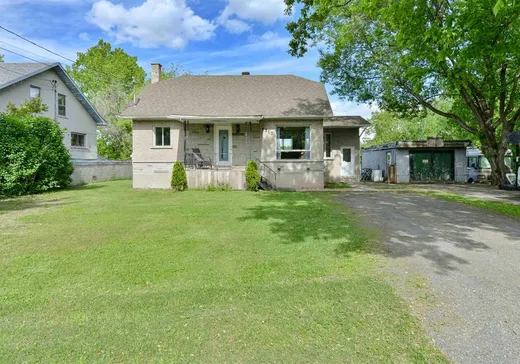 Two or more stories for sale - 1310 Rue Montplaisir, Drummondville, J2C0L7