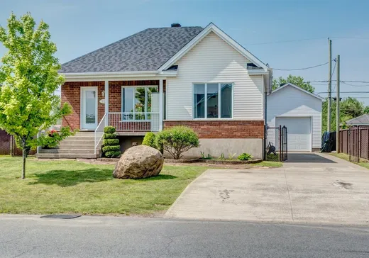 Maison à vendre - 725 Rue Champlain, Saint-Roch-de-Richelieu, J0L 2M0