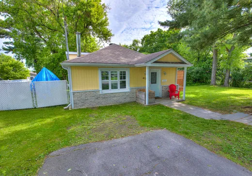 Two or more stories for sale - 415 Boul. Perrot, L'Île-Perrot, J7V3G9