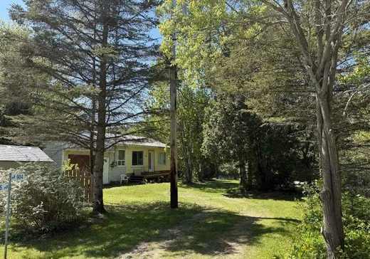 Bungalow for sale - 904 Ch. du Bord-de-l'Eau, St-Henri-de-Levis, G0R3E0