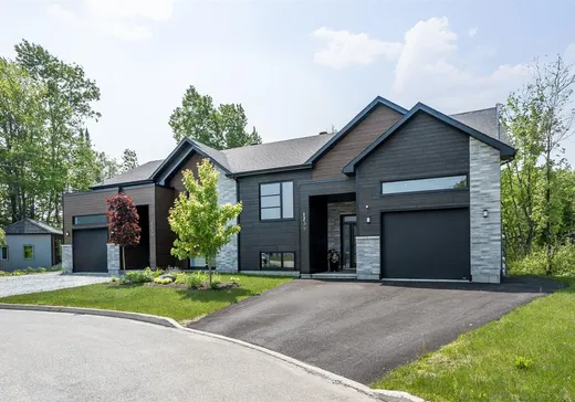 Maison à vendre - 1736 Rue Rachel-Lussier, Sherbrooke, J1N 1E2