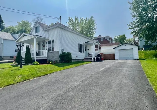 House for sale - 260 3e Avenue, Val des Sources, J1T 1X1