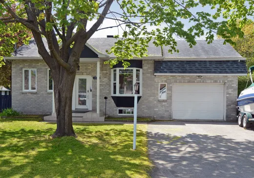 Maison à vendre - 211 12e Avenue, Saint-Zotique, J0P 1Z0