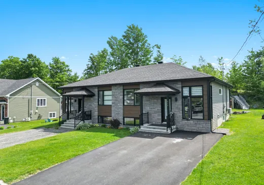 Maison à vendre - 970 Rue des Samares, Saint-Hyacinthe, J0E 1Z0