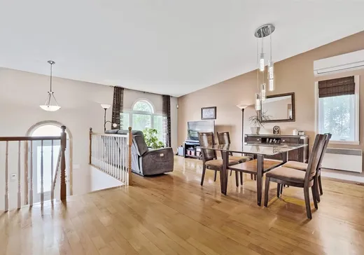 Maison à vendre - 4615 Rue de Kensington, St-Hubert, J3Y 2W2
