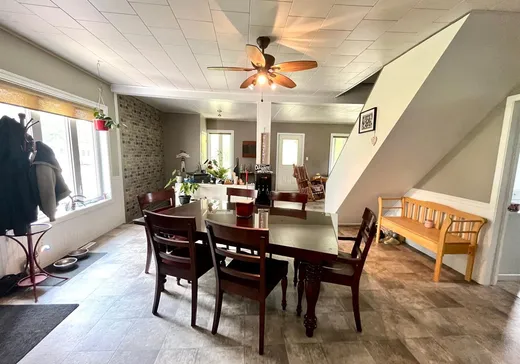 Maison à vendre - 11 Route 249, Val des Sources, J1T 3M7