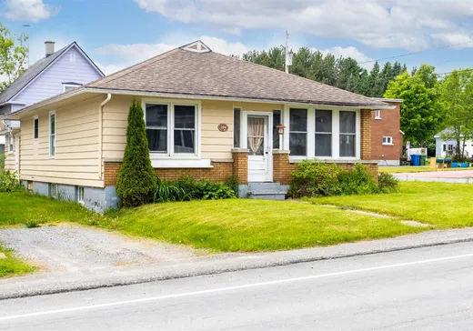 Maison à vendre - 294 Rue St-Janvier, Weedon, J0B 3J0