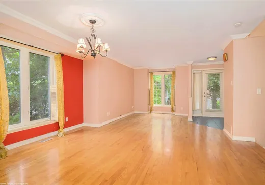 Maison à vendre - 3180 Boul. St-Martin E., Laval (Duvernay), H7E 4W7