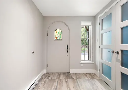 Maison à vendre - 10 Av. de Chantilly, Ste-Marguerite-Esterel, J0T 1E0