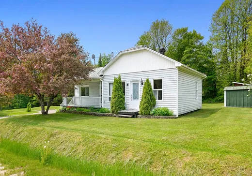 Bungalow for sale - 276 Route 107, Maniwaki, J9E3A8