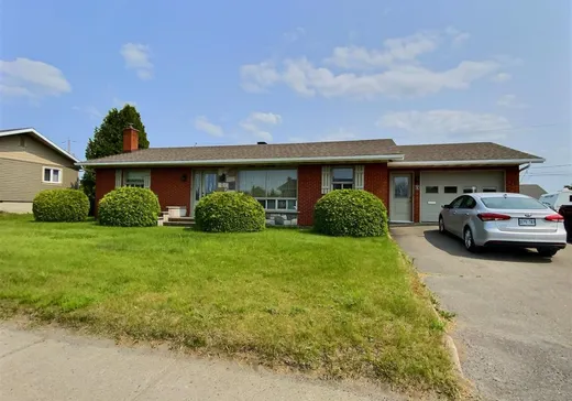 Bungalow for sale - 101 Rue Alfred-Fortin, Rivière-du-Loup, G5R4K9
