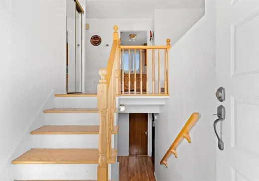 Maison à vendre - 4275 Rue Barbeau, St-Hubert, J3Y 5Y2