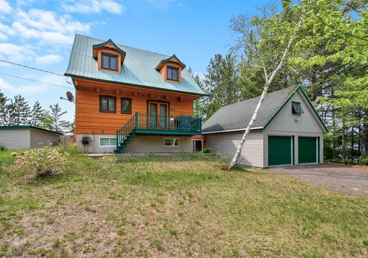 Maison à vendre - 2970 Ch. de la Salle, Laval (Sainte-Rose), J0T 2A0
