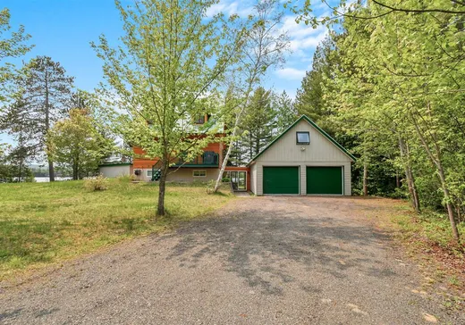 Maison à vendre - 2970 Ch. de la Salle, Laval (Sainte-Rose), J0T 2A0