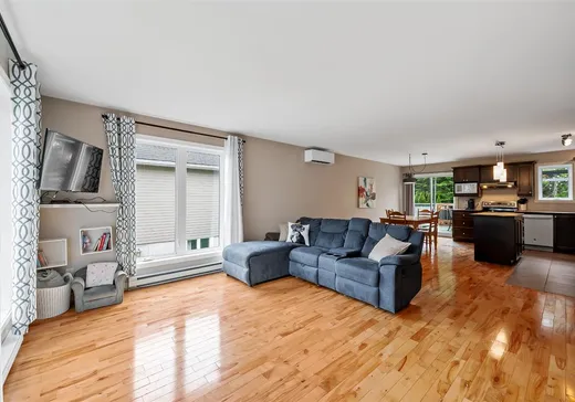 Maison à vendre - 1098-1098A Rue des Huards, Sainte-Agathe-des-Monts, J8C 0G9